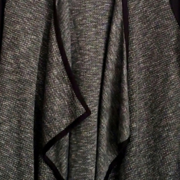 Le Chateau Cardigan Blouse, Large - Picture 4 of 4